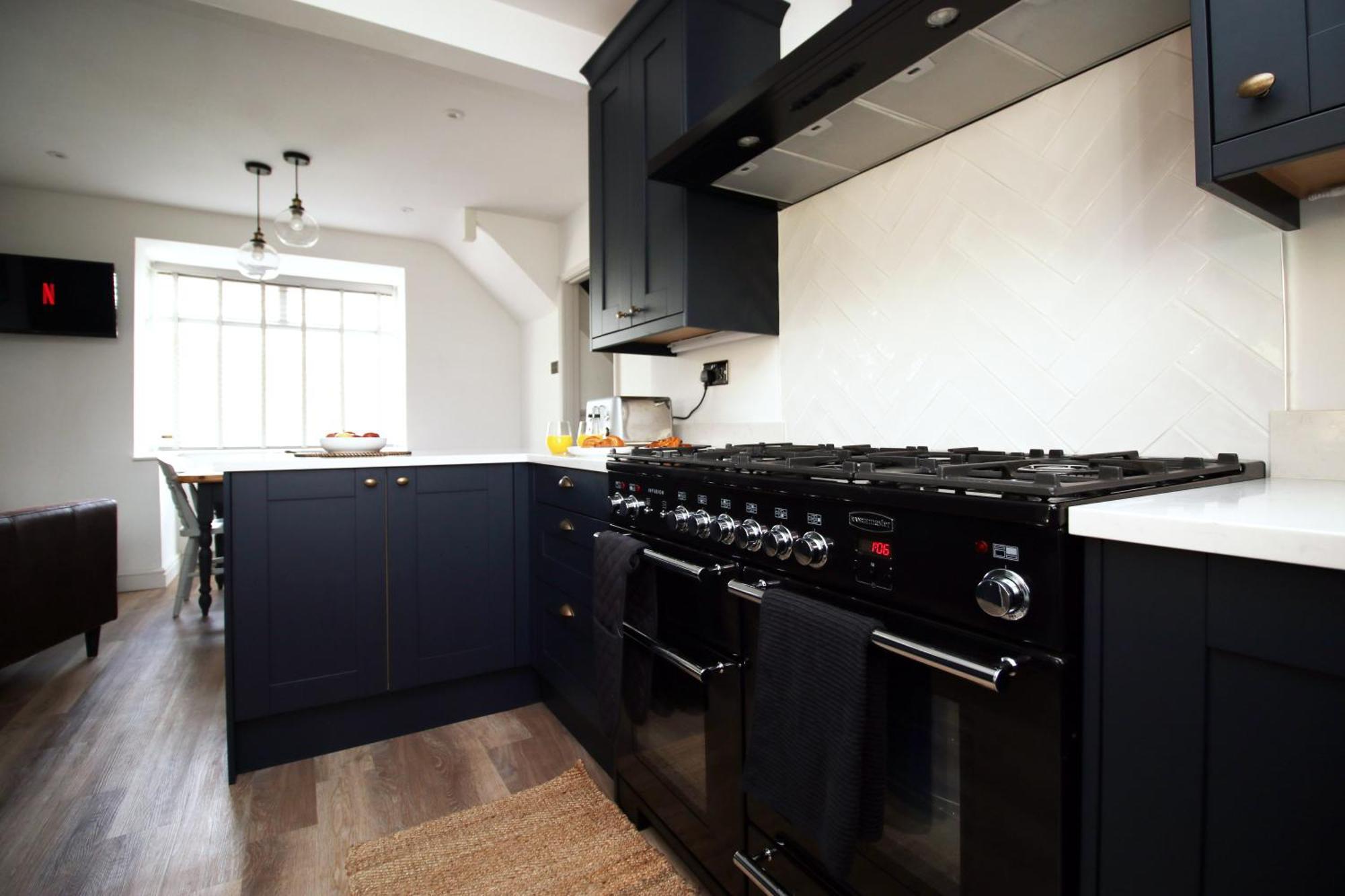 Stylish Home In Bath With Driveway Parking, 10Min From City Екстер'єр фото